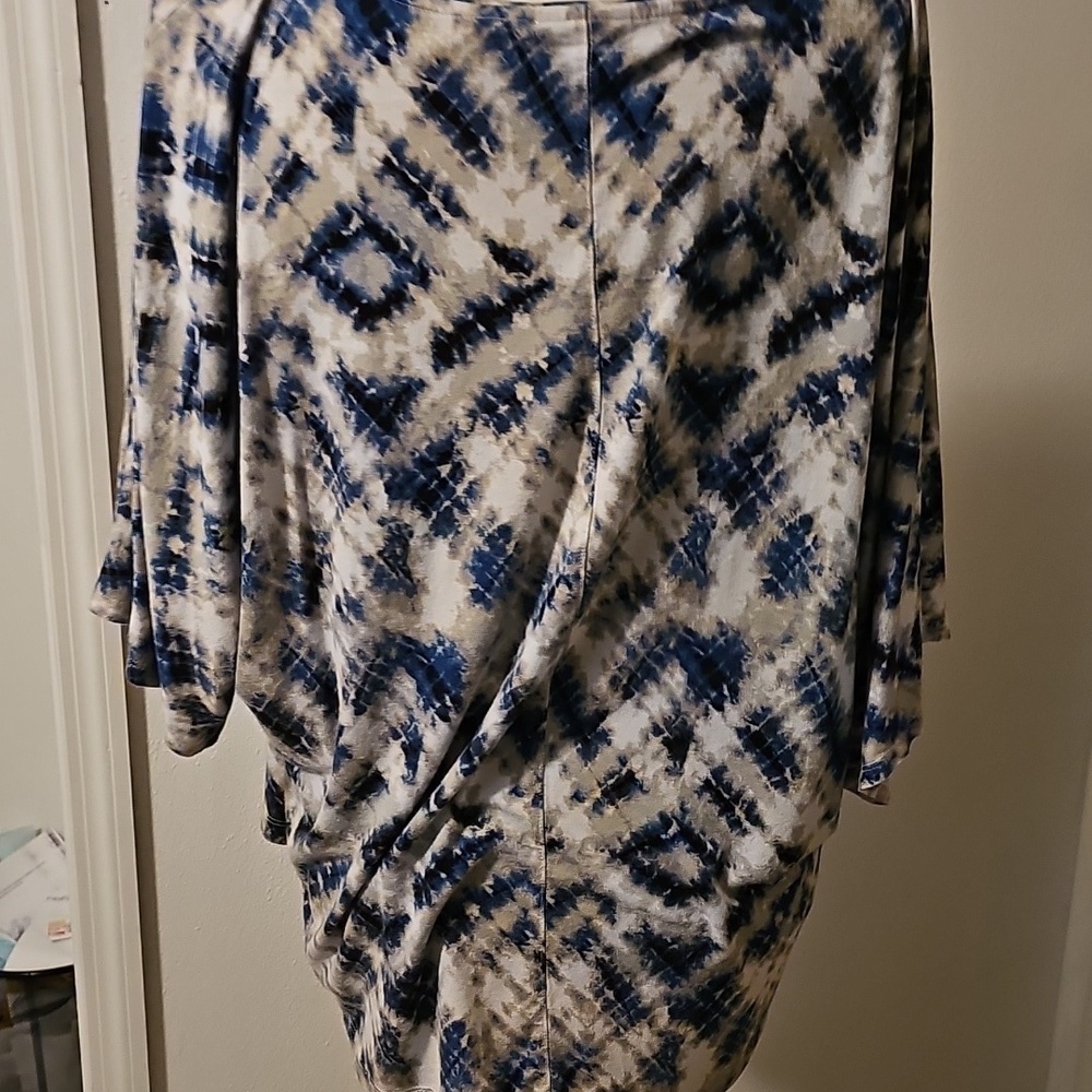 Tahari Blue and Gray Patterned Blouse - Picture 4 of 6